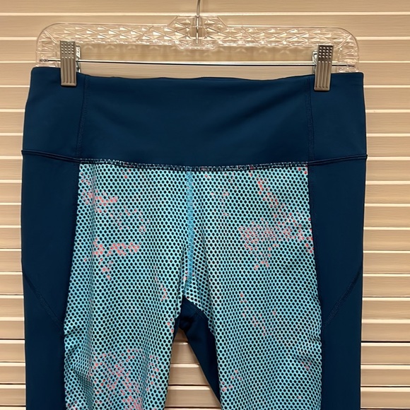 Armour Athletic Leggings/ Exercise / Running
Pants in Teal with a Colorful Panel - Picture 3 of 16